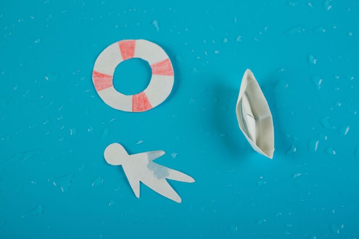 the truth behind the cruise brochures 5 things they dont tell you